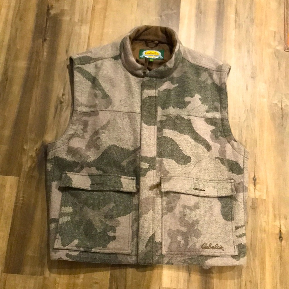 Vintage Cabelas wool outfitter camo vest
